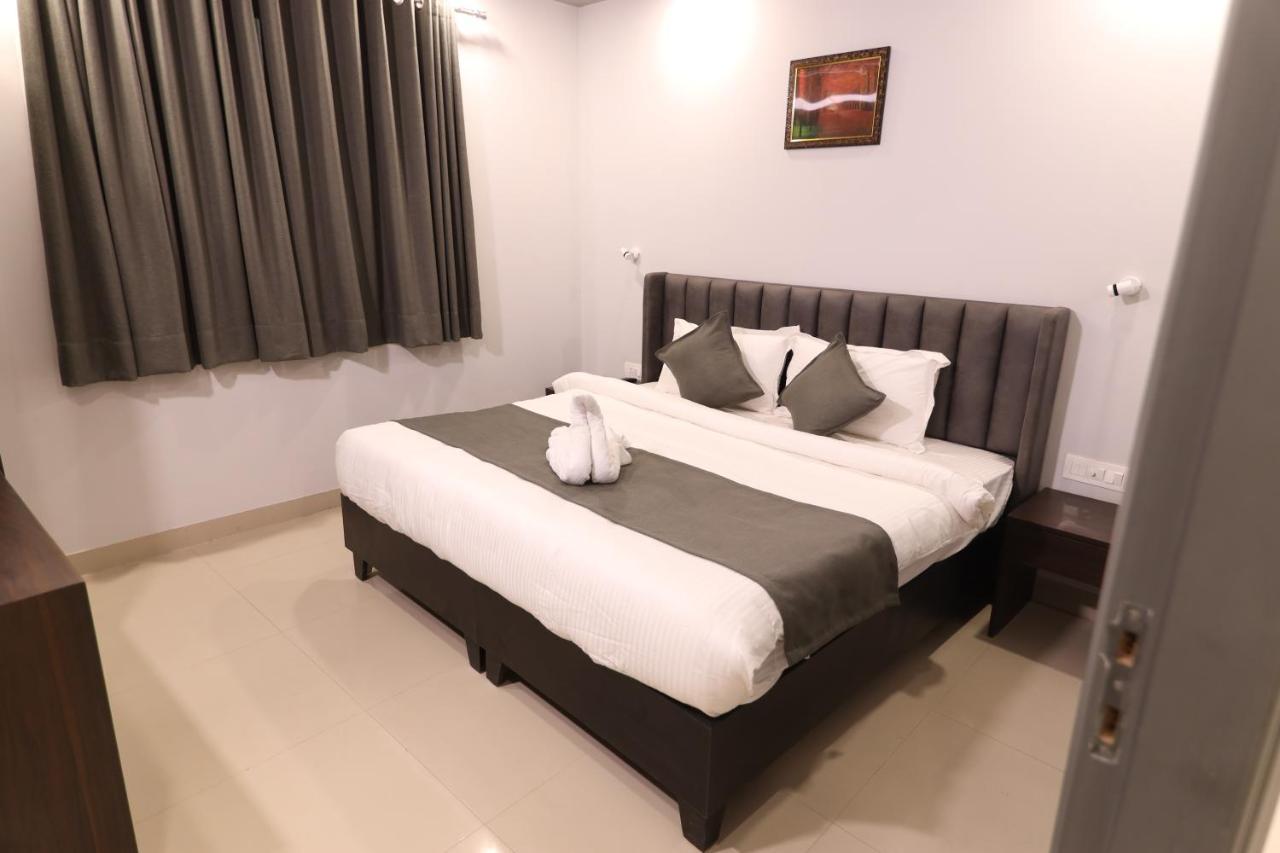 Hotel Nirpra Regency Nové Dillí Exteriér fotografie