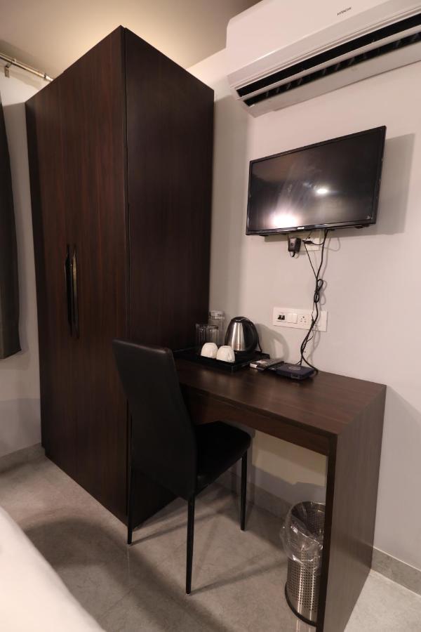 Hotel Nirpra Regency Nové Dillí Exteriér fotografie