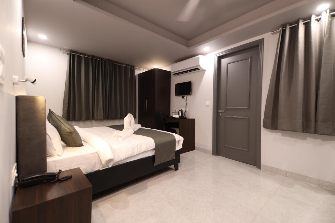 Hotel Nirpra Regency Nové Dillí Exteriér fotografie