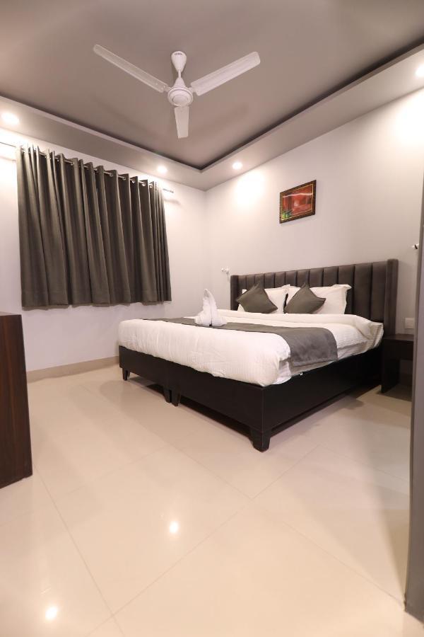 Hotel Nirpra Regency Nové Dillí Exteriér fotografie