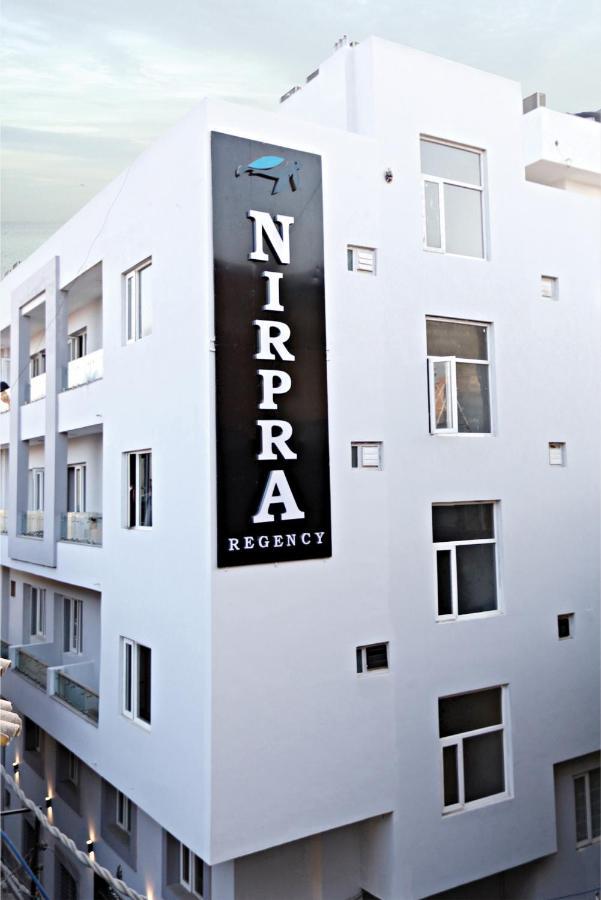 Hotel Nirpra Regency Nové Dillí Exteriér fotografie