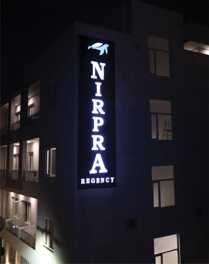 Hotel Nirpra Regency Nové Dillí Exteriér fotografie