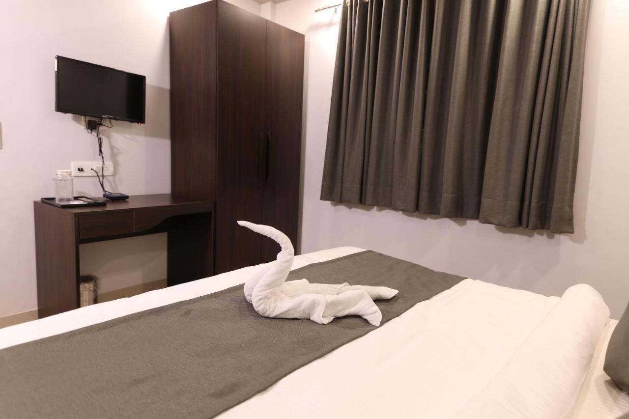 Hotel Nirpra Regency Nové Dillí Exteriér fotografie