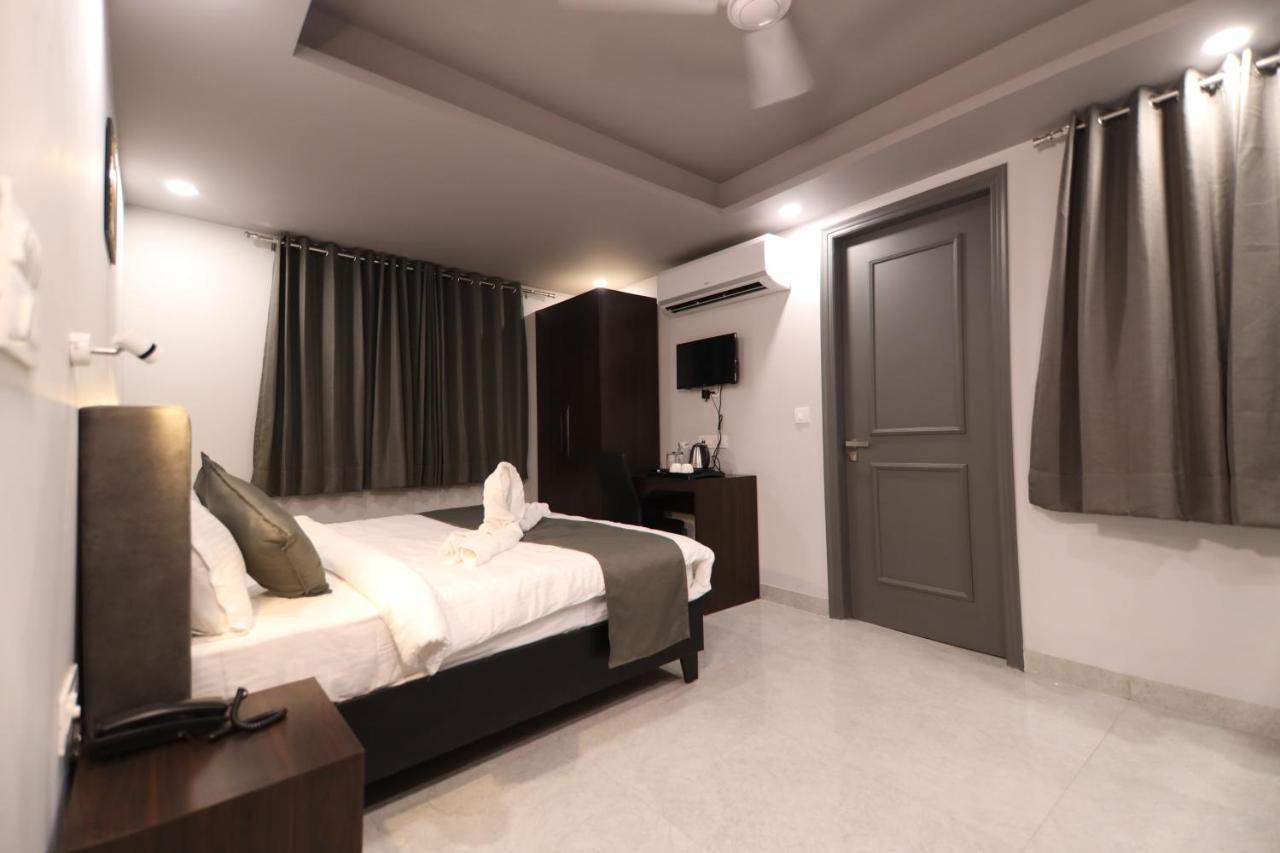 Hotel Nirpra Regency Nové Dillí Exteriér fotografie