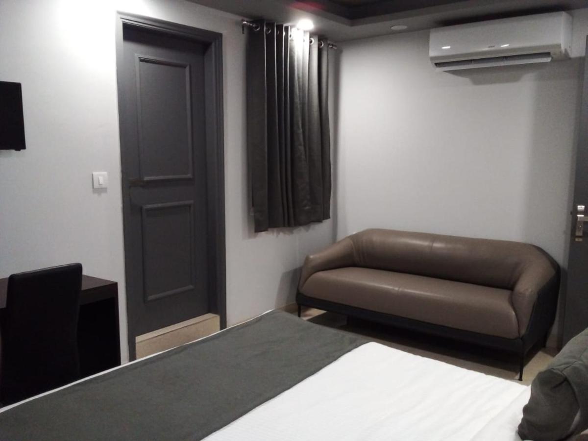 Hotel Nirpra Regency Nové Dillí Exteriér fotografie